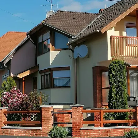 Marina-buek Apartmanhaz